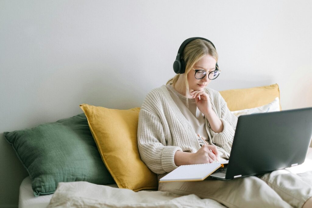 Photo by Ivan Samkov: https://www.pexels.com/photo/photo-of-woman-taking-notes-4458554/